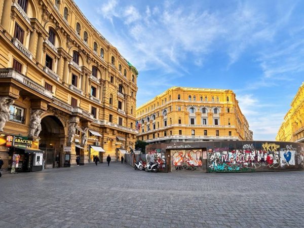 appartamento in vendita a Napoli in zona Pendino / San Giuseppe