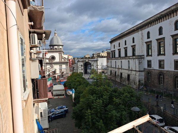 appartamento in vendita a Napoli in zona San Lorenzo