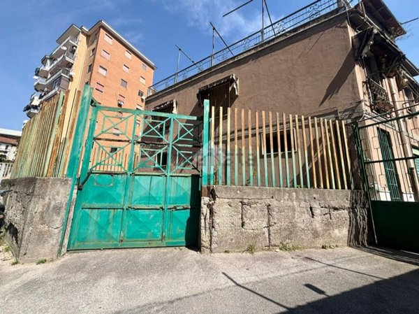 appartamento in vendita a Napoli in zona Poggioreale