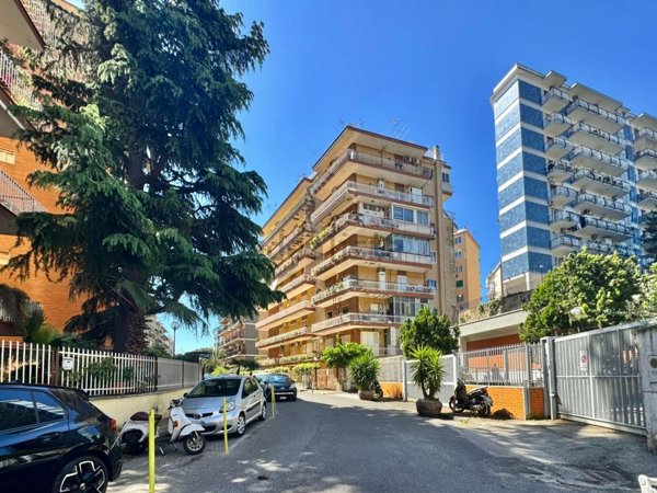 appartamento in vendita a Napoli in zona Arenella