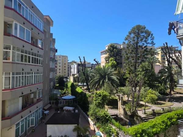 appartamento in vendita a Napoli in zona Arenella