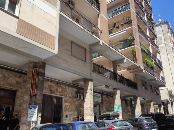 negozio in vendita a Napoli in zona Capodimonte / Colli Aminei