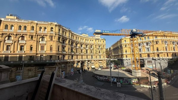 appartamento in vendita a Napoli in zona Mercato