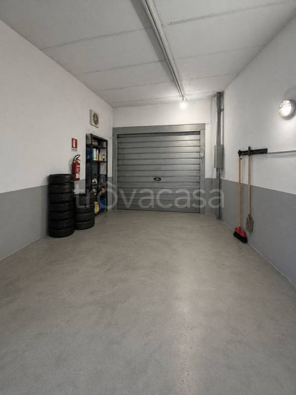 locale commerciale in vendita a Napoli