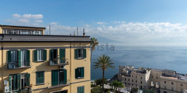 appartamento in vendita a Napoli in zona Posillipo