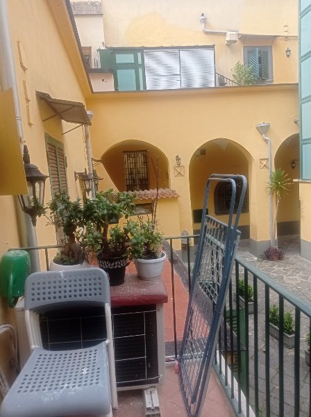 appartamento in vendita a Napoli in zona Chiaia