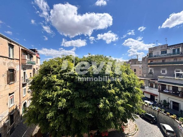 appartamento in vendita a Napoli in zona San Lorenzo