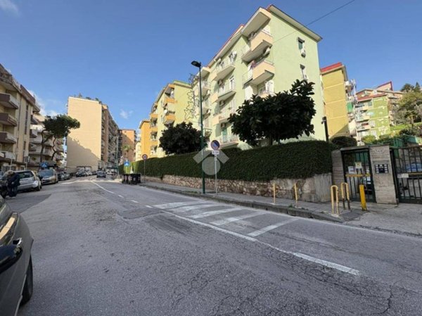 appartamento in vendita a Napoli in zona Fuorigrotta