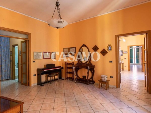 appartamento in vendita a Napoli in zona San Lorenzo