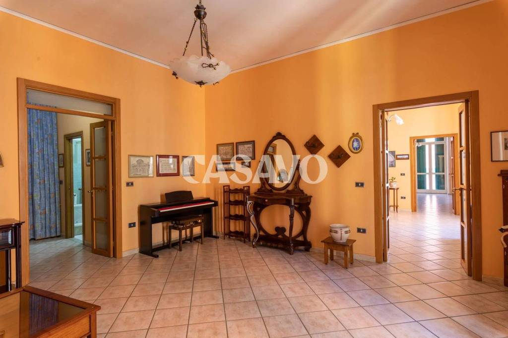 appartamento in vendita a Napoli in zona San Lorenzo