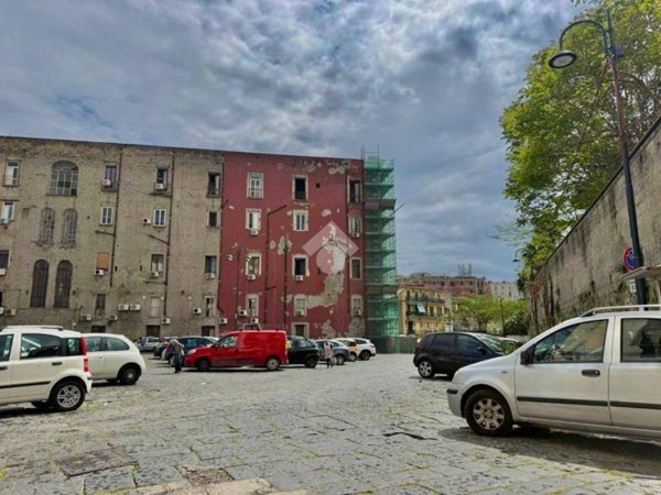 appartamento in vendita a Napoli in zona Stella