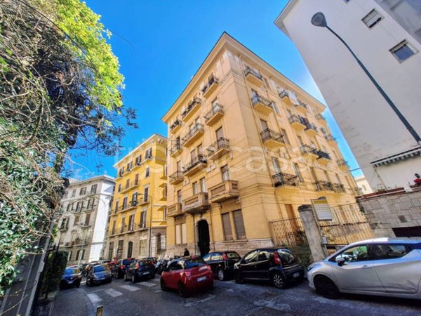 appartamento in vendita a Napoli in zona Chiaia