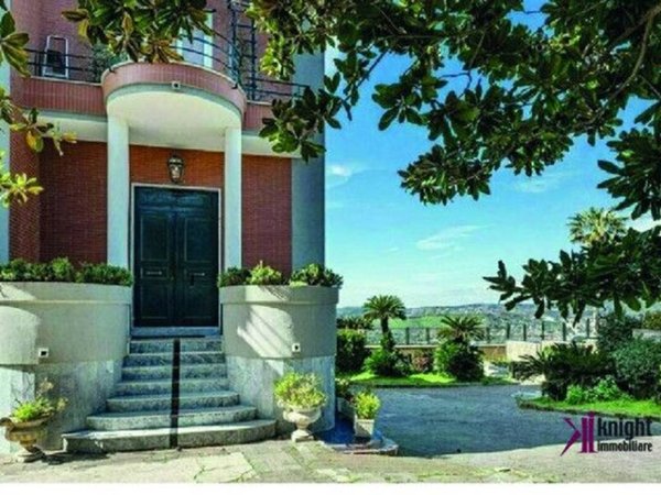 casa indipendente in vendita a Napoli in zona Posillipo