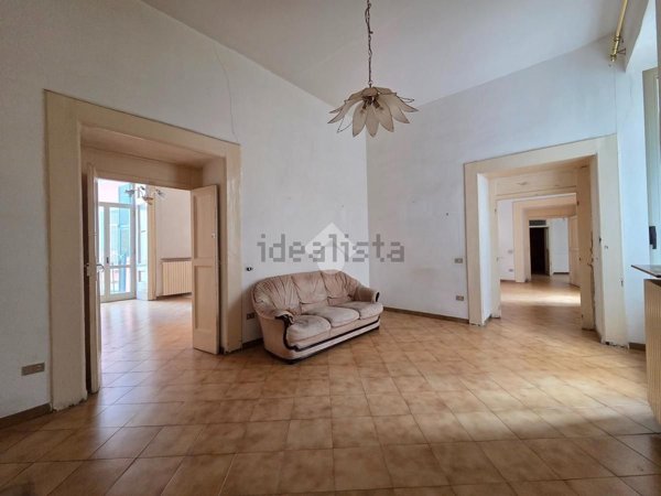appartamento in vendita a Napoli in zona San Lorenzo