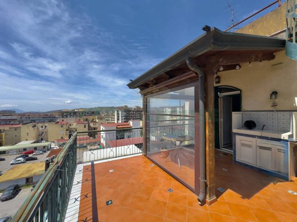 casa indipendente in vendita a Napoli in zona Fuorigrotta