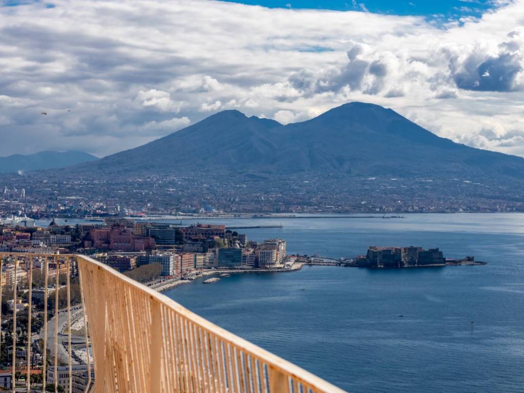 appartamento in vendita a Napoli in zona Posillipo