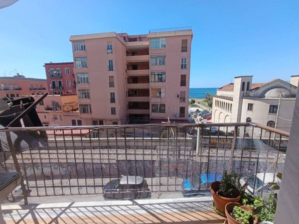 appartamento in vendita a Napoli in zona Bagnoli