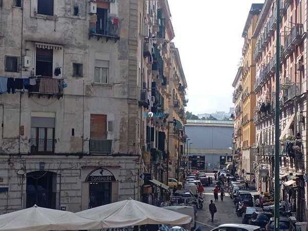 appartamento in vendita a Napoli in zona Stella