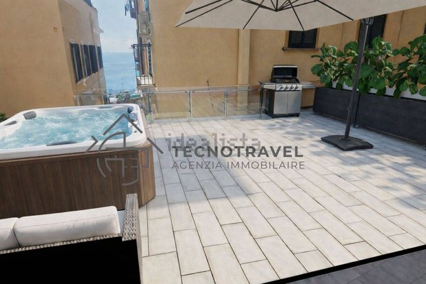 appartamento in vendita a Napoli in zona Posillipo