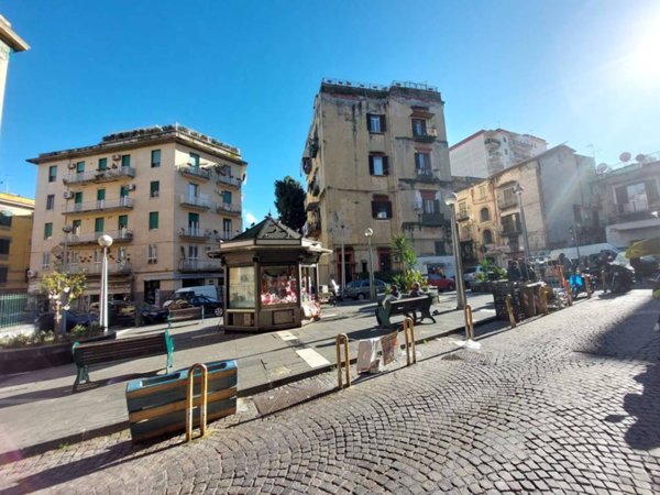 appartamento in vendita a Napoli in zona Stella