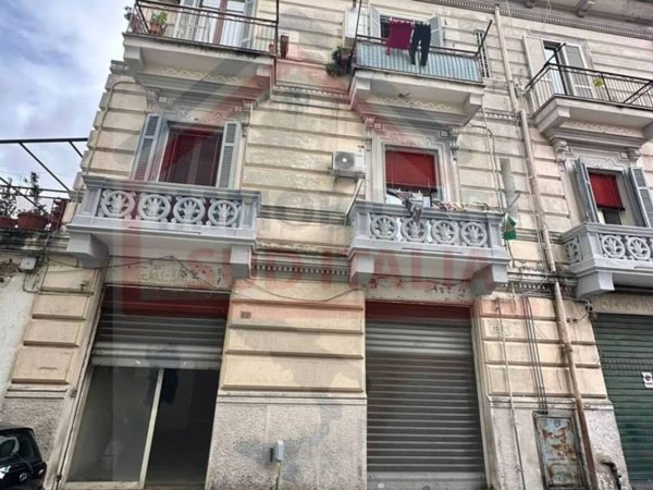negozio in vendita a Napoli in zona Secondigliano