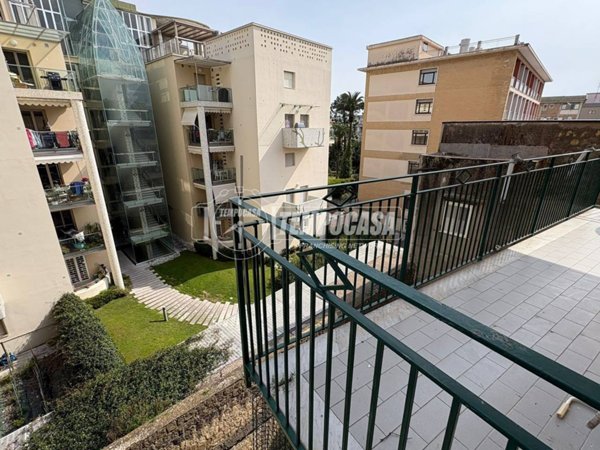 appartamento in vendita a Napoli in zona Arenella