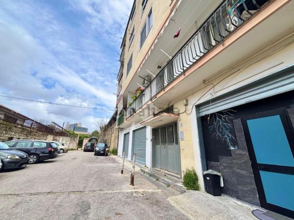 appartamento in vendita a Napoli in zona Poggioreale