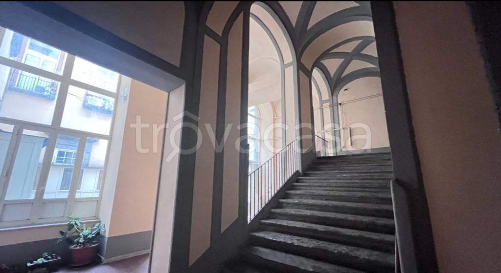 appartamento in vendita a Napoli in zona Chiaia