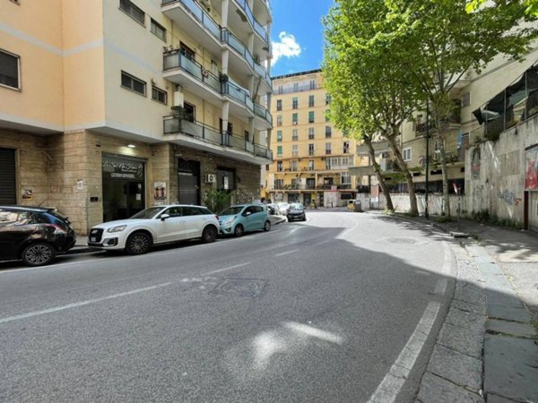 negozio in vendita a Napoli in zona Vomero