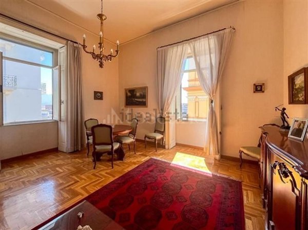 appartamento in vendita a Napoli in zona Pendino / San Giuseppe