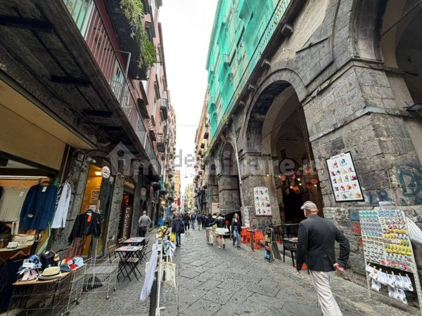 appartamento in vendita a Napoli in zona San Lorenzo