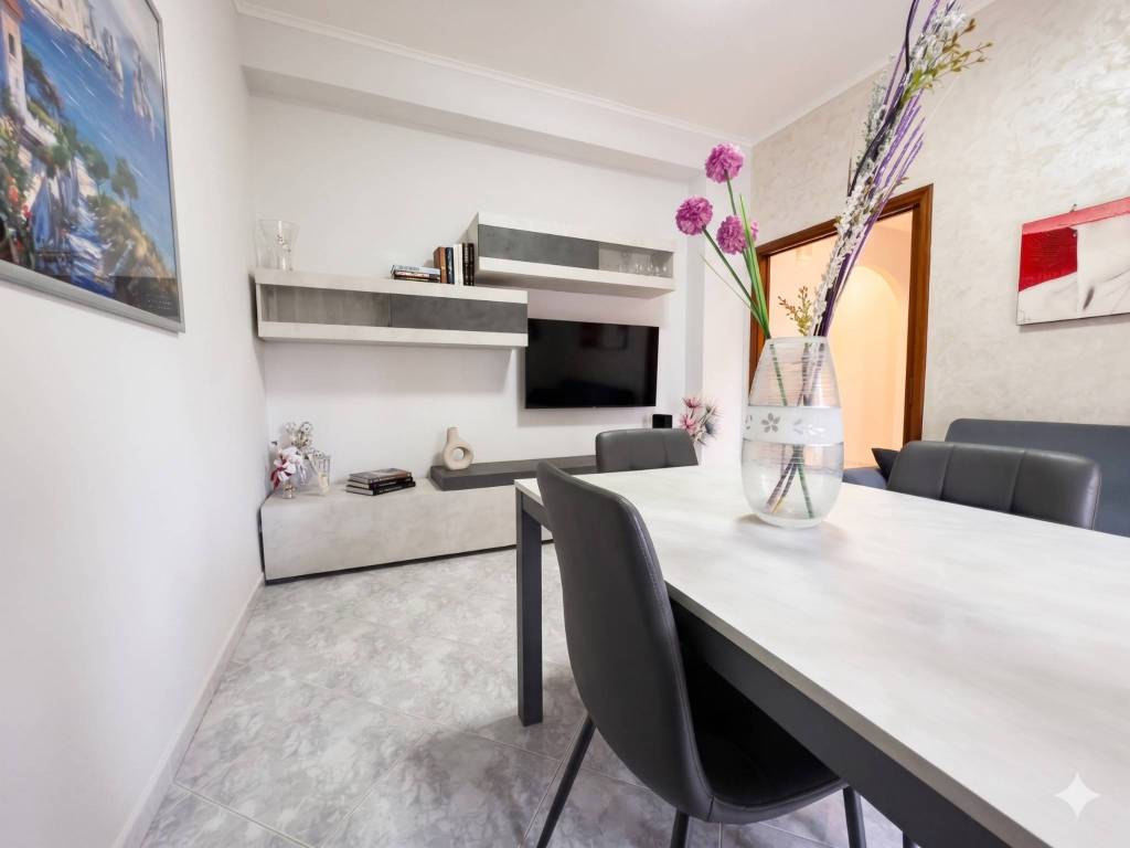 appartamento in vendita a Napoli in zona Pianura