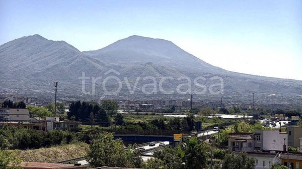 appartamento in vendita a Napoli in zona Barra