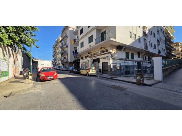appartamento in vendita a Napoli in zona Bagnoli