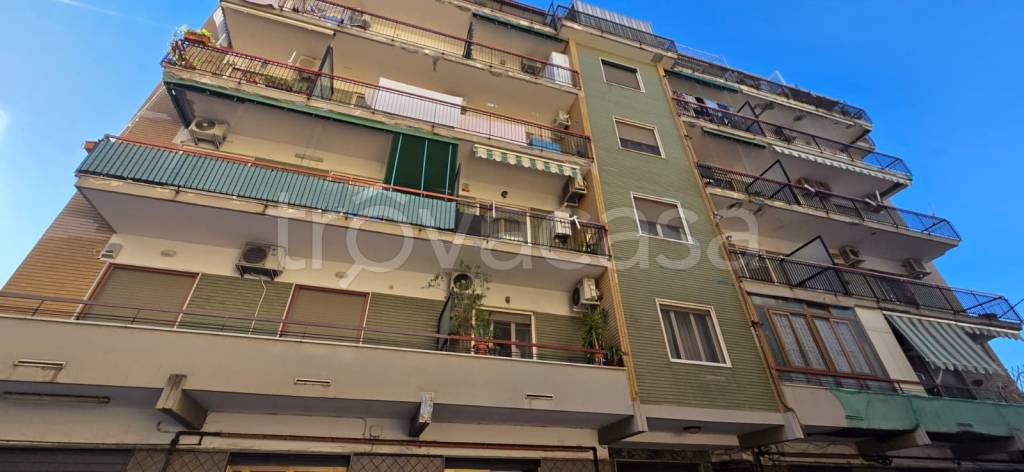appartamento in vendita a Napoli in zona Bagnoli