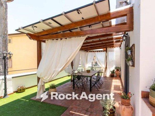 appartamento in vendita a Napoli in zona Stella