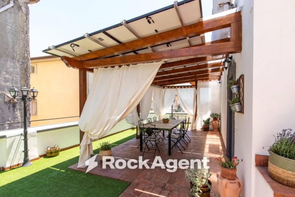 appartamento in vendita a Napoli in zona Stella