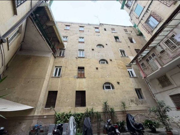 appartamento in vendita a Napoli in zona Pendino / San Giuseppe