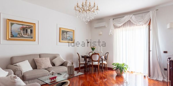 appartamento in vendita a Napoli in zona Fuorigrotta