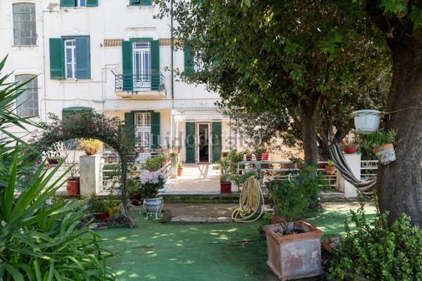 appartamento in vendita a Napoli in zona Posillipo