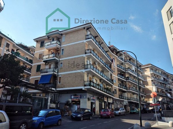 appartamento in vendita a Napoli in zona San Carlo all'Arena