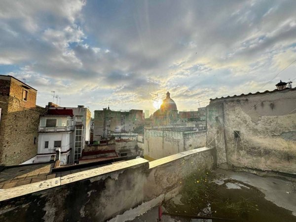 appartamento in vendita a Napoli in zona Pendino / San Giuseppe