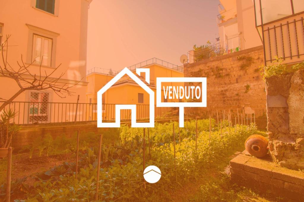 appartamento in vendita a Napoli in zona Fuorigrotta