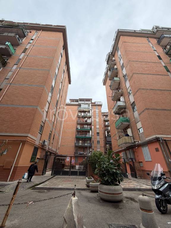 appartamento in vendita a Napoli in zona Fuorigrotta