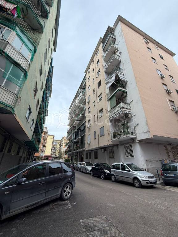 appartamento in vendita a Napoli in zona Fuorigrotta