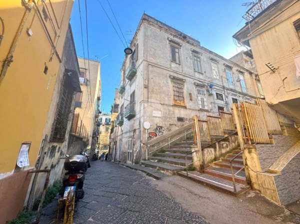 ufficio in vendita a Napoli in zona Stella