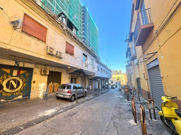 ufficio in vendita a Napoli in zona Stella