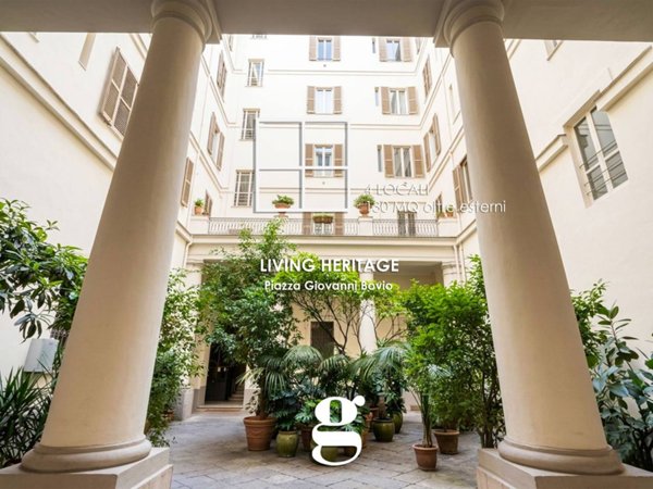 appartamento in vendita a Napoli in zona Chiaia