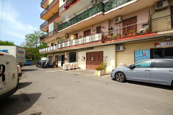 appartamento in vendita a Napoli in zona Pianura
