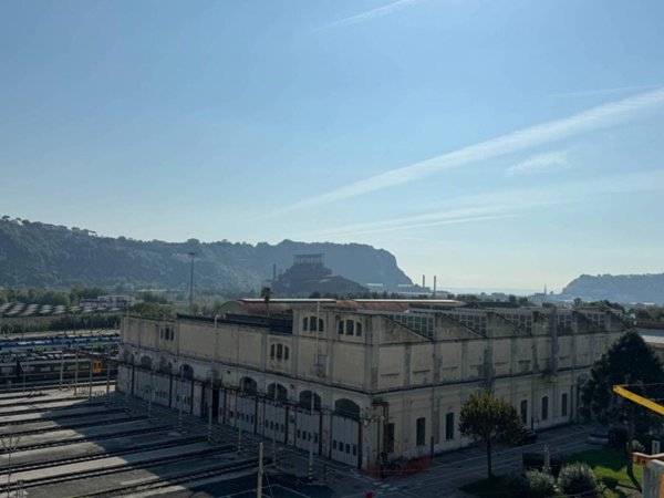 appartamento in vendita a Napoli in zona Chiaia